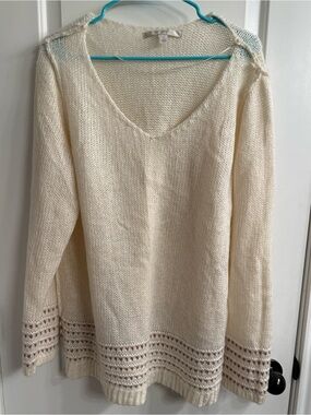 LC Lauren Conrad Cream V-Neck Sweater
